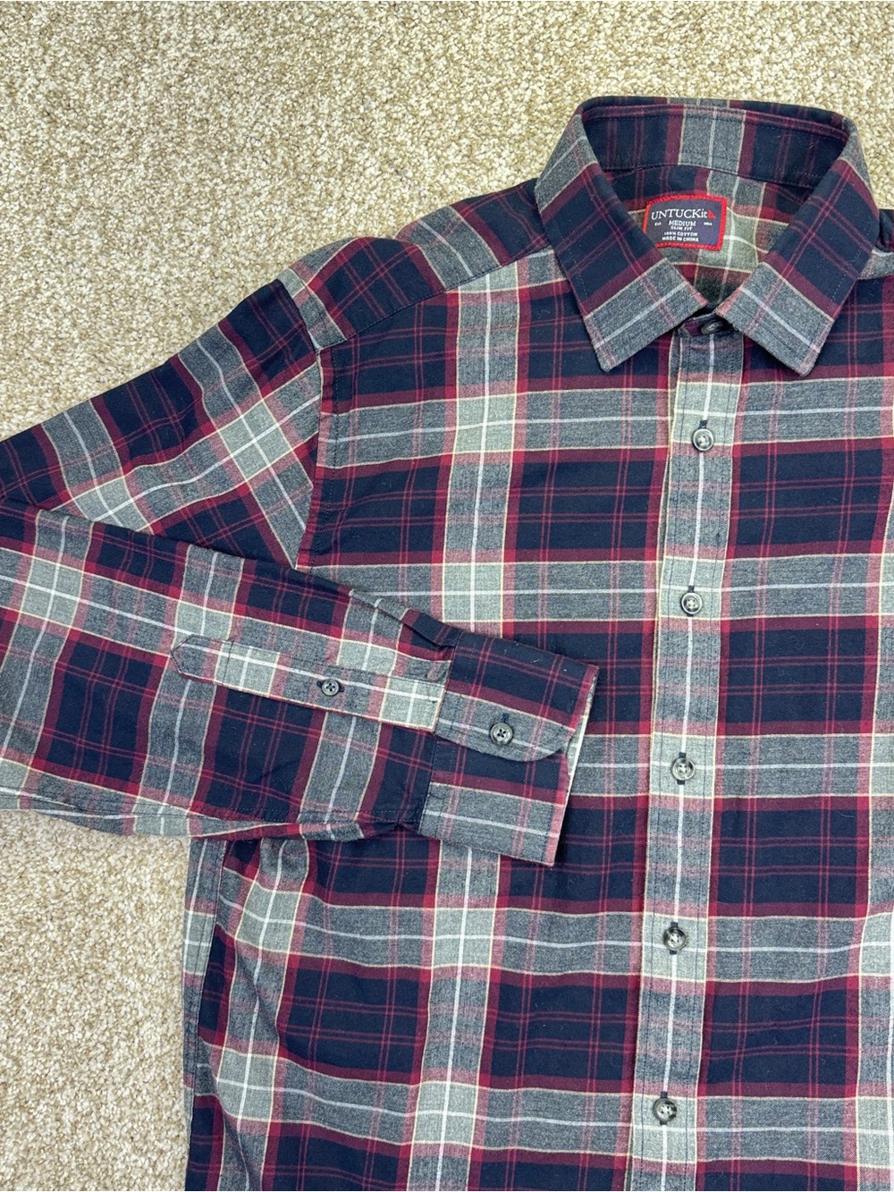 UNTUCKit Plaid Slim Fit Buttonv-Up Shirt - Red & Navy Size M